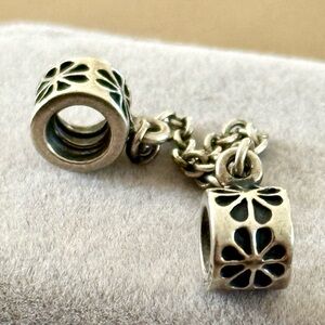 Pandora black enamel daisy Floral safety chain Charm